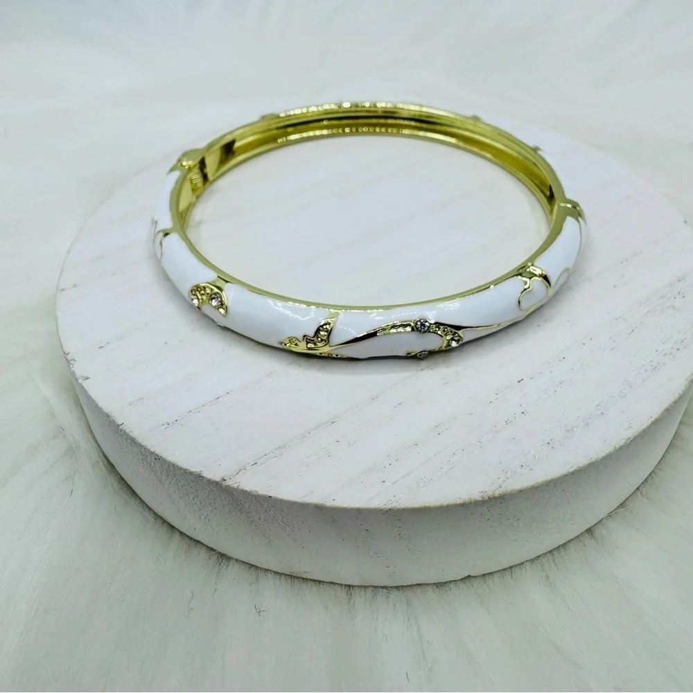White Jasmine Floral Enamel Cloisonne Bracelet Bangle